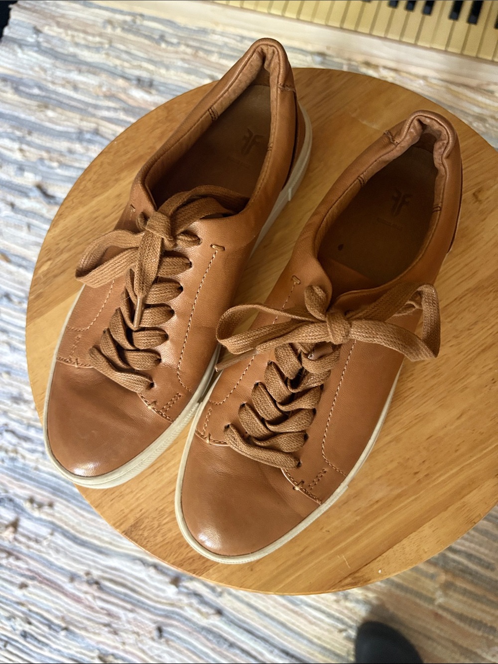 Frye leather sneakers 6.5 - Picture 3 of 5